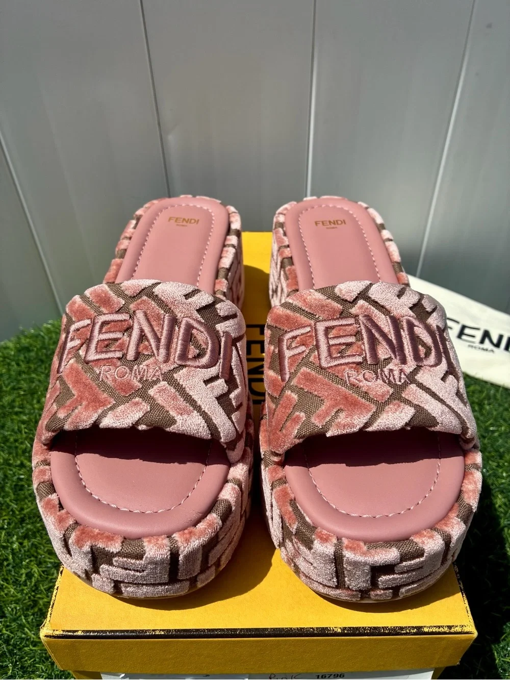 FENDI SUNSHINE PINK FF MONOGRAM PLATFORM SLIDE SANDALS EMBROIDERED LOGO SZ 39.5